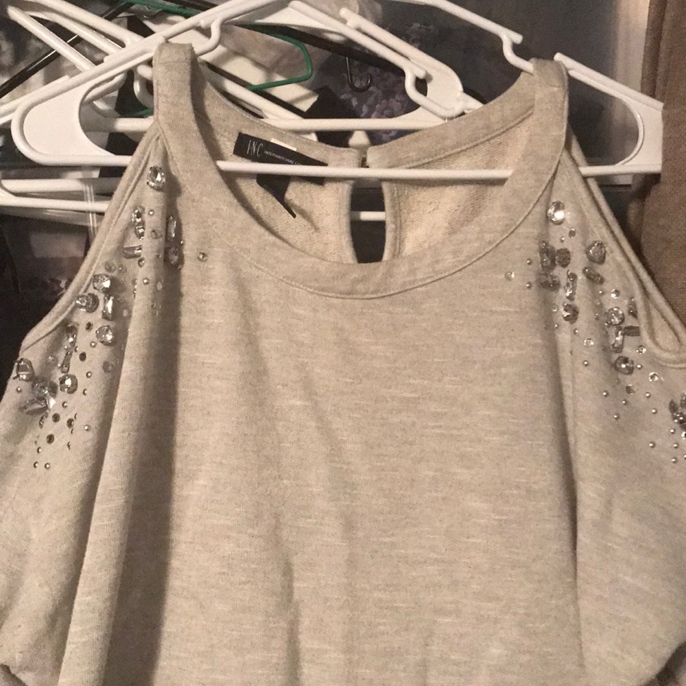 Cold shoulder top -SOLD!